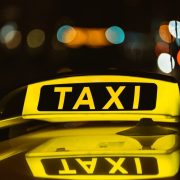 Comment bénéficier d’un taxi pas cher tout en garantissant votre sécurité et confort ?